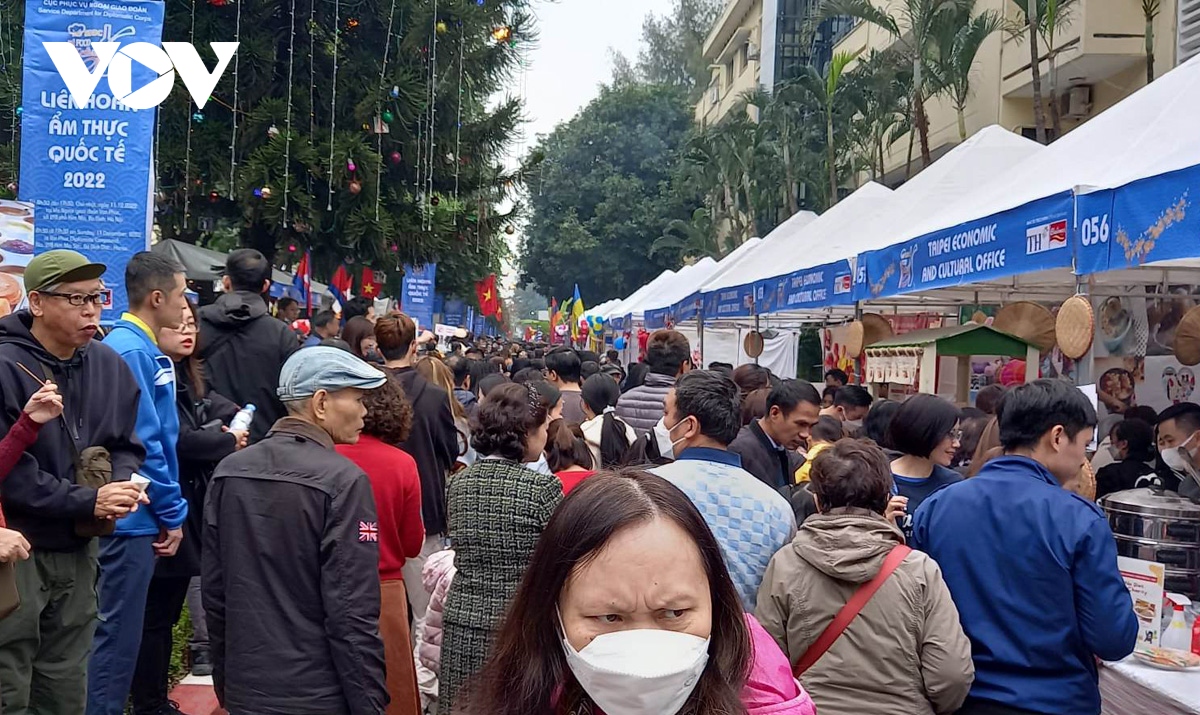 International food festival excites crowds in Hanoi